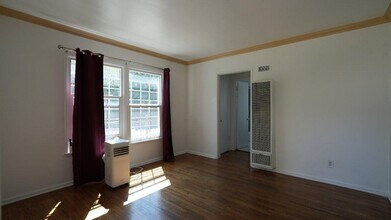 Building Photo - 875 N Hoover St