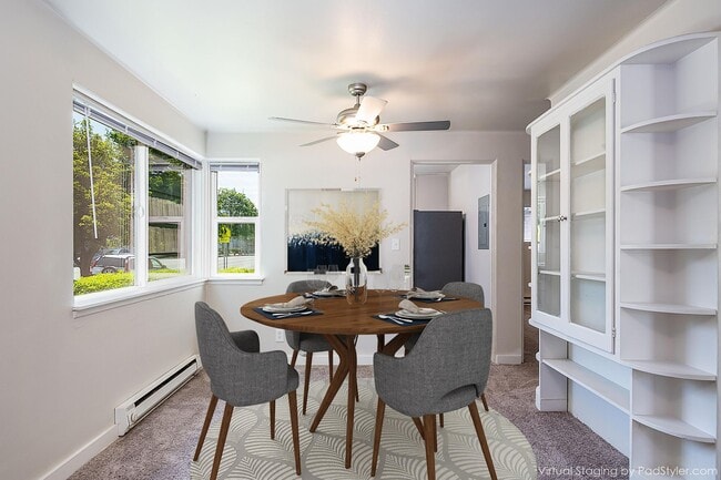 Interior Photo - Hawthorne Court