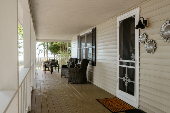 Foto del edificio - 6801 E Birch Point Rd