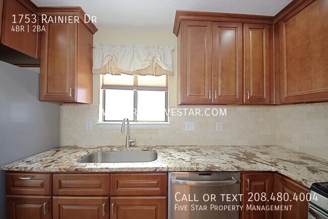 Foto del edificio - 1753 Rainier Dr
