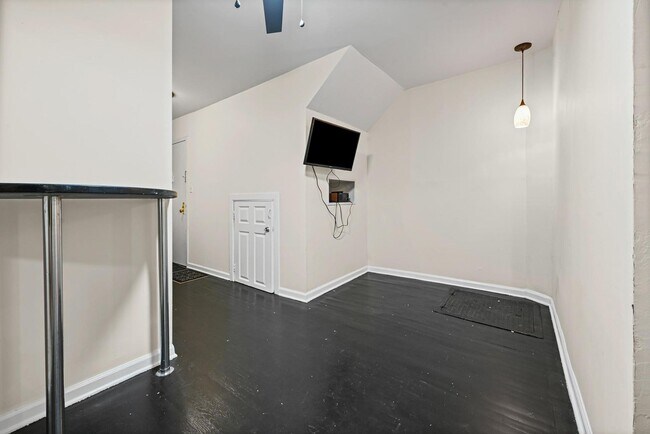 Building Photo - 124 Beach 27 St