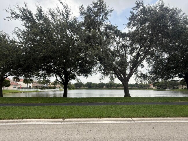 Foto del edificio - 4534 SW 127th Terrace