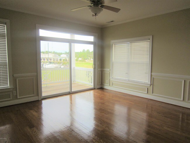 Building Photo - 4006 Marina Townes Dr