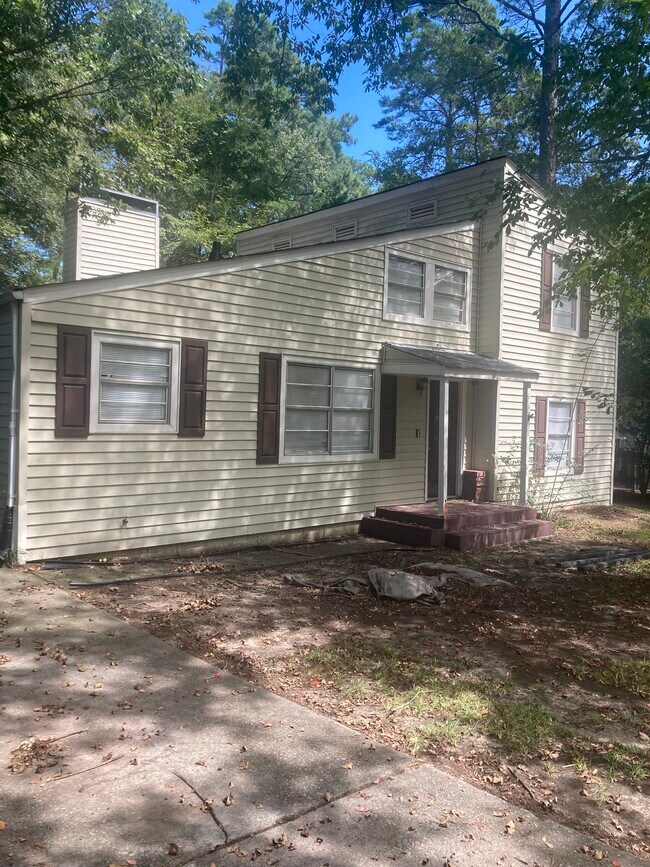 Building Photo - 1331 Chadford Rd