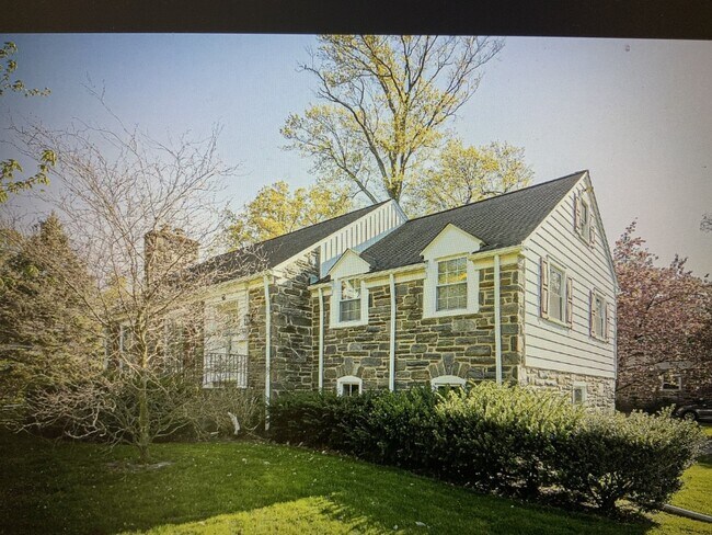 Foto del edificio - 526 Williams Rd