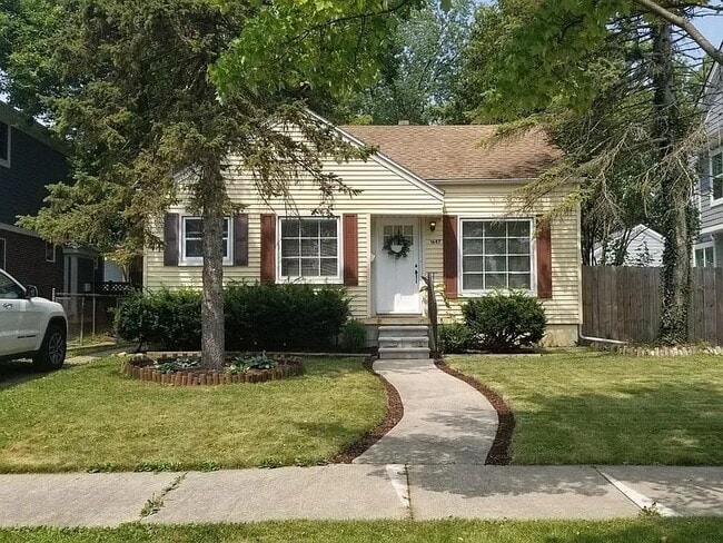 Exterior - 1647 Banbury St