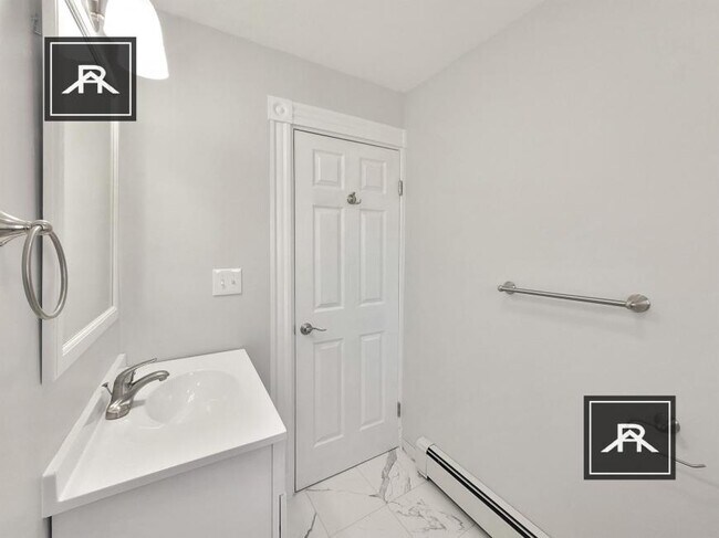 Building Photo - 3 bedroom in Boston MA 02130