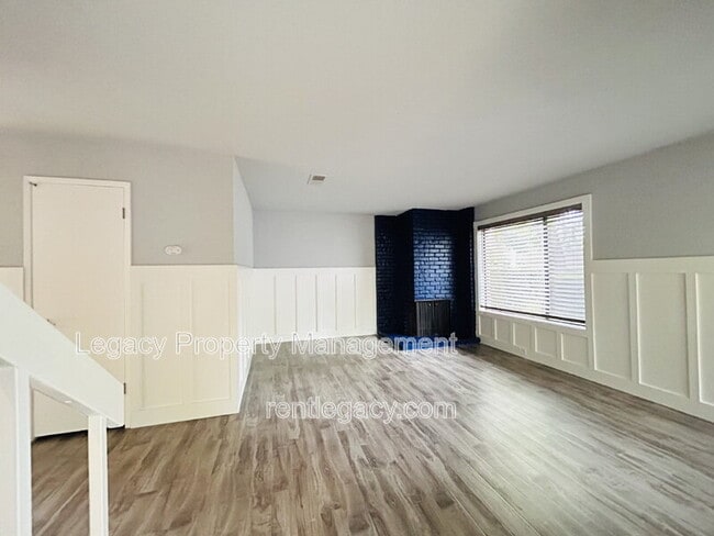 Building Photo - 134 Hartnell Pl