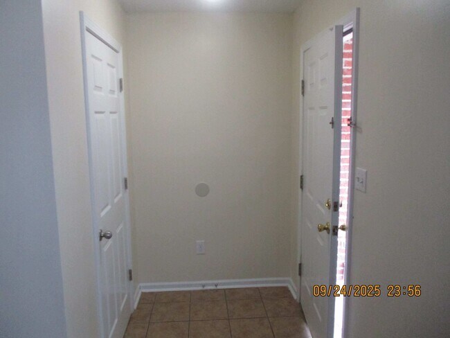 Foto del edificio - 228 Glade Ln