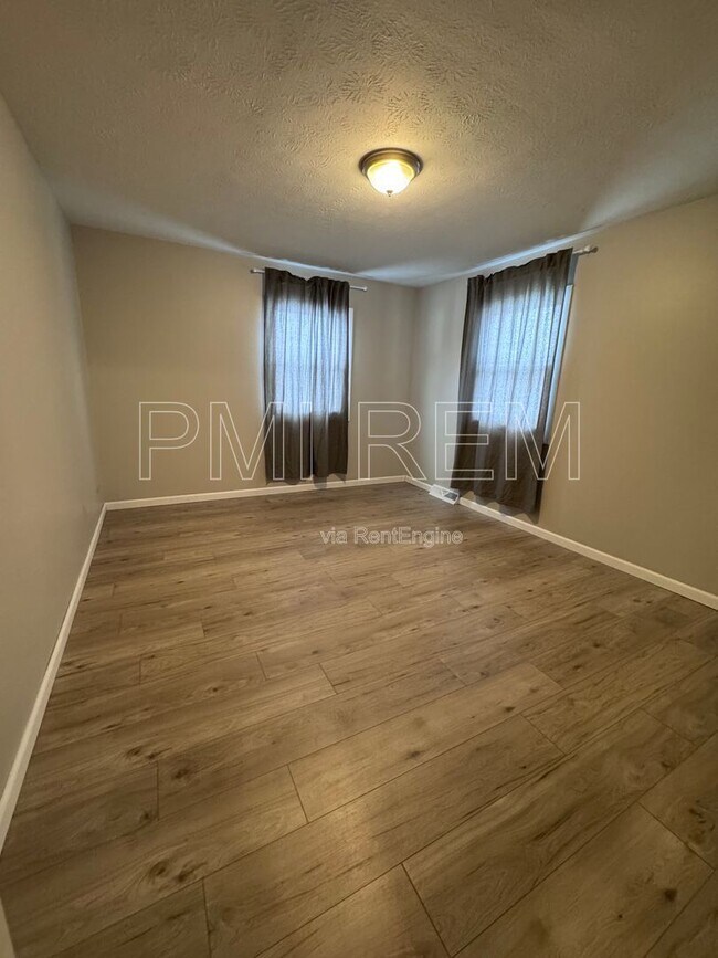 Foto del edificio - 782 Akron Blvd