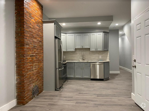 Building Photo - 427 Chambers Ave