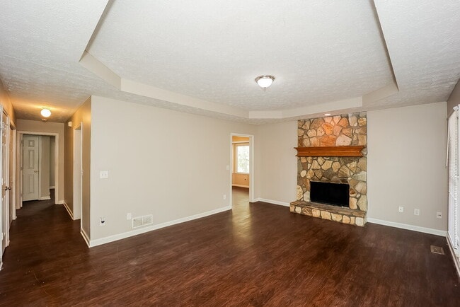 Building Photo - 165 Willow Shoals Dr