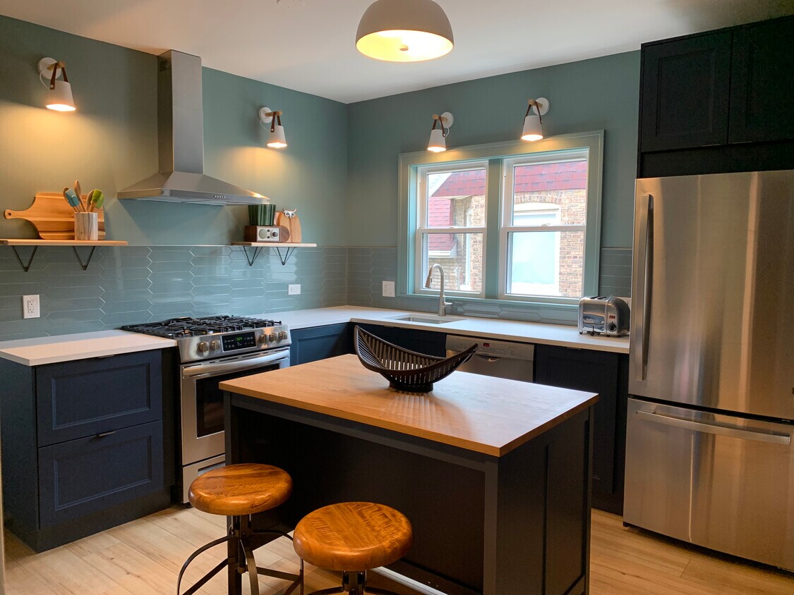 New kitchen - 4908 W Cornelia Ave