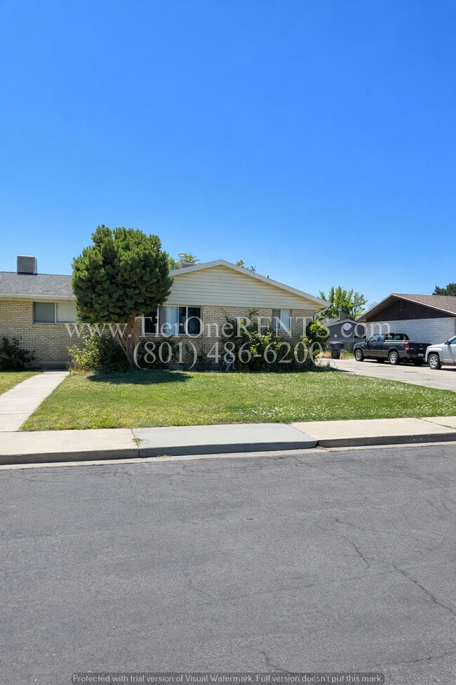 Building Photo - 263 W 270 N