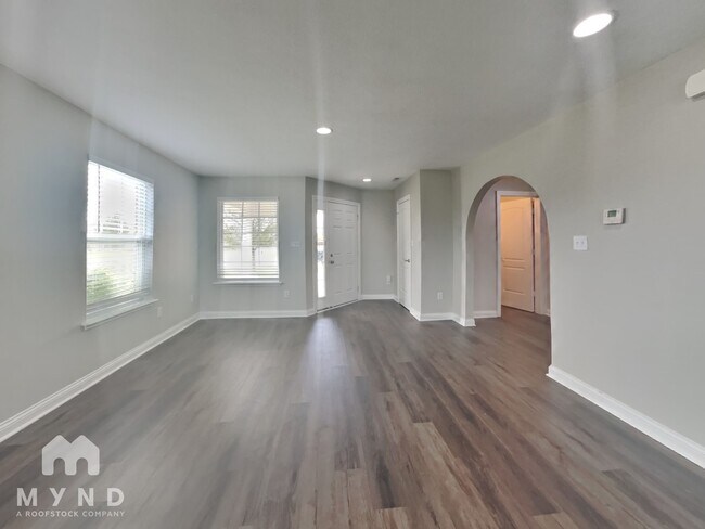 Foto del edificio - 618 Albermarle Dr