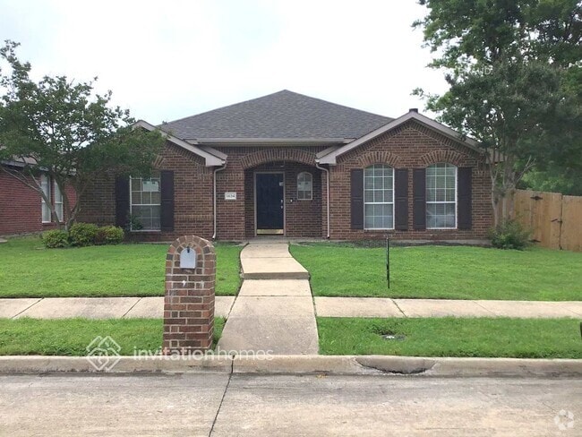 Building Photo - 1434 Vanderbilt Ln
