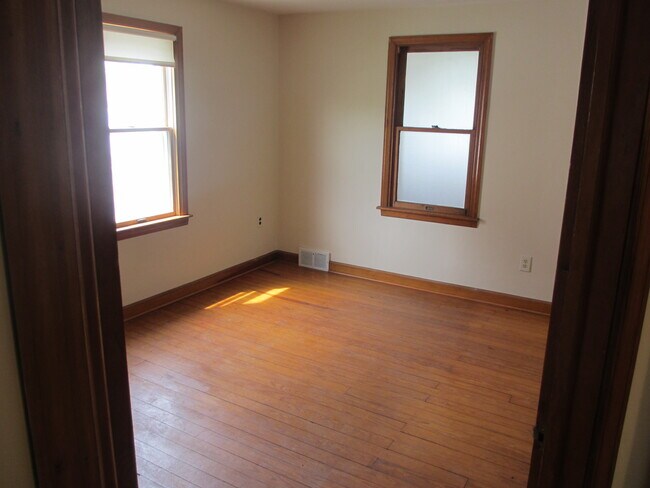 Building Photo - 982 S Albemarle St