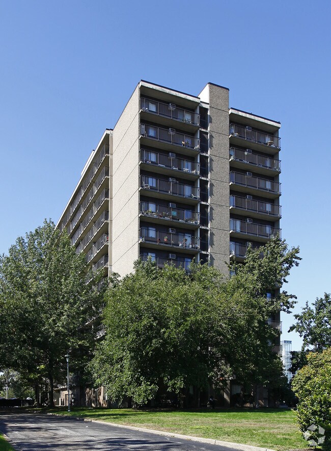Carnegie Tower at Fairfax Apartments Cleveland, OH