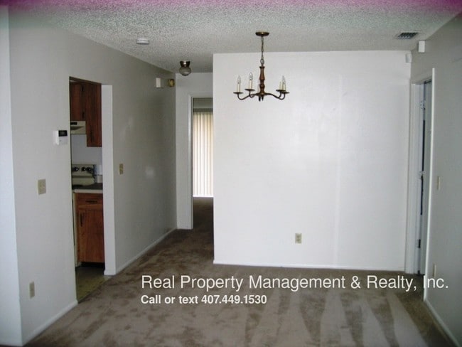 Foto del edificio - 832 Whippoorwill Dr