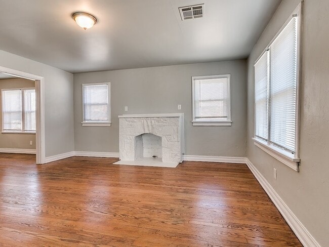 Building Photo - 3315 N Youngs Blvd