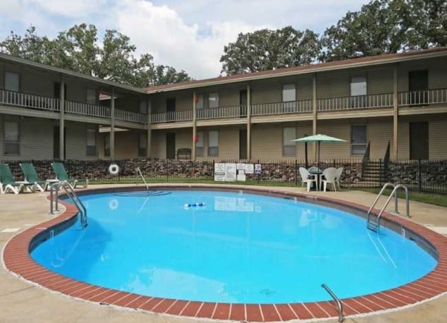 Building Photo - Woodland Terrace Apartments