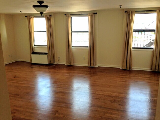 Foto del edificio - 77 River St