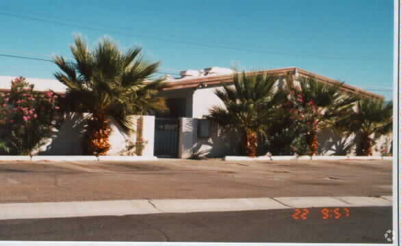 Foto del edificio - 482 Pico Rd