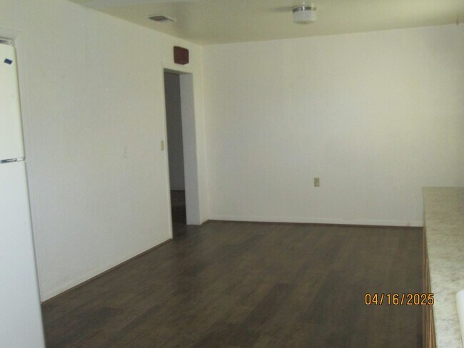 Foto del edificio - HOUSE -- 3 bedrooms, 2 bathrooms