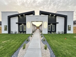 Building Photo - 11313 N 25th St