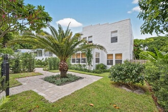 Building Photo - 825 34th St
