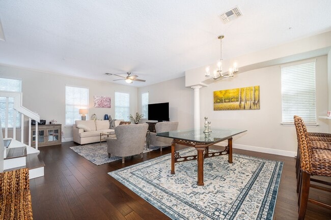 Building Photo - Baldwin Park Townhouse