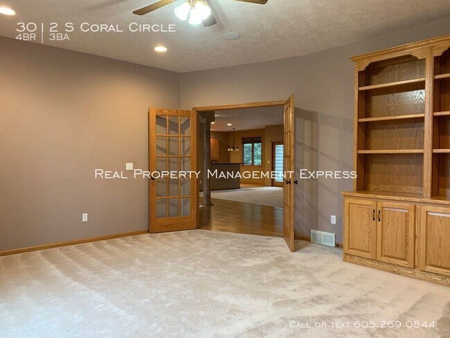 Building Photo - A Beautiful and Spacious 4 Bed, 3 Bath Home