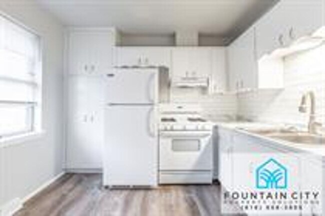 Foto del edificio - 4431-4437 Northeast Winn Road