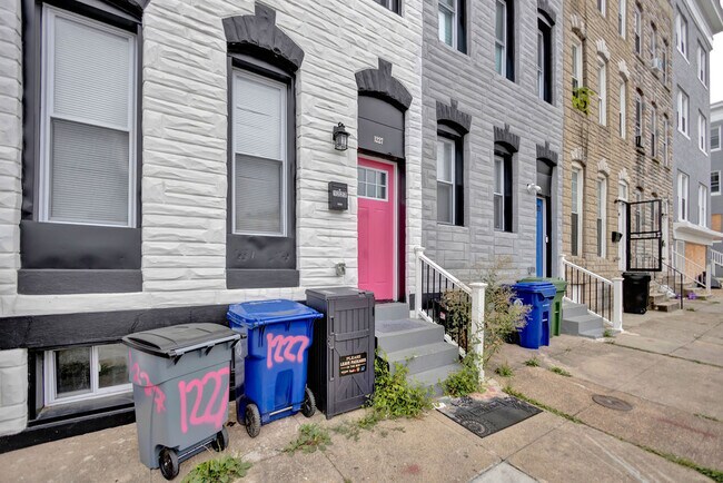 Building Photo - 1227 E Preston St