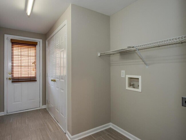 Foto del edificio - Ballantyne 3 Bedroom Townhome-Perfect Location!