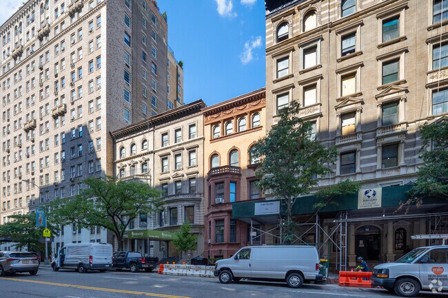 Foto del edificio - 121 W 79th St