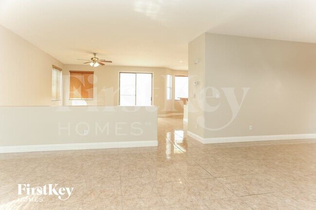Foto del edificio - 6857 N Campbell Rd
