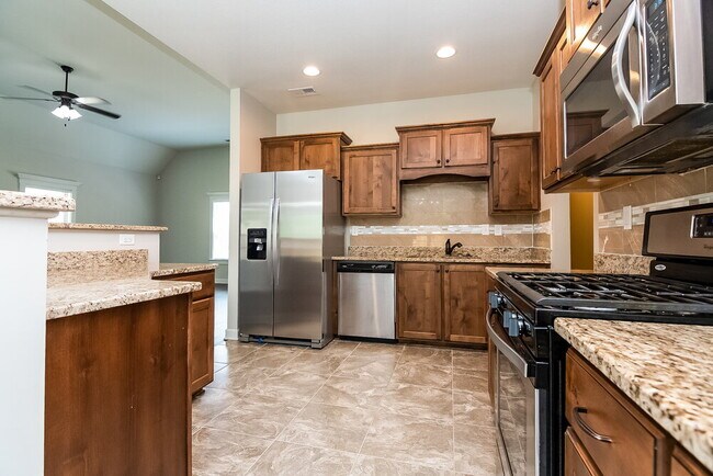 Building Photo - 2674 Champion Hills Dr