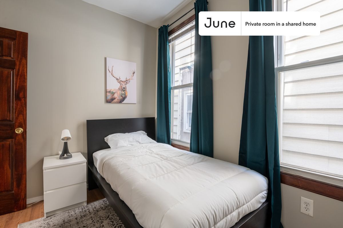 Private bedroom in 4 bed/1 bath Home - Private bedroom in 4 bed/1 bath Home