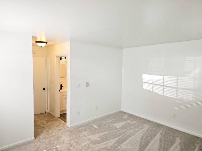 Foto del edificio - 5856 Highview Dr