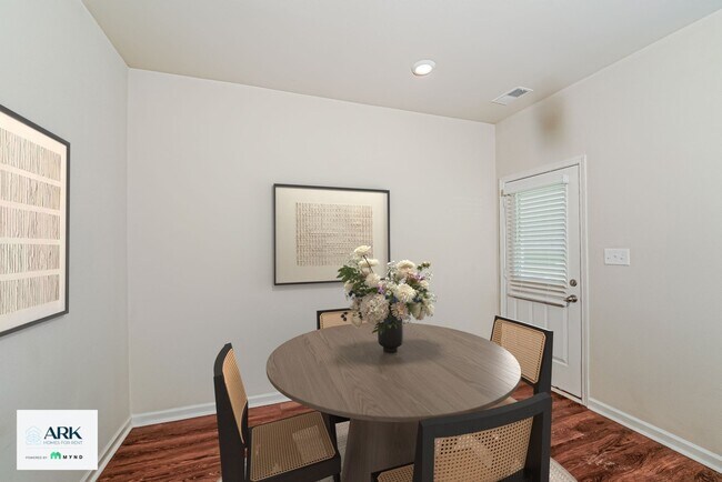 Foto del edificio - 8028 Hagood St
