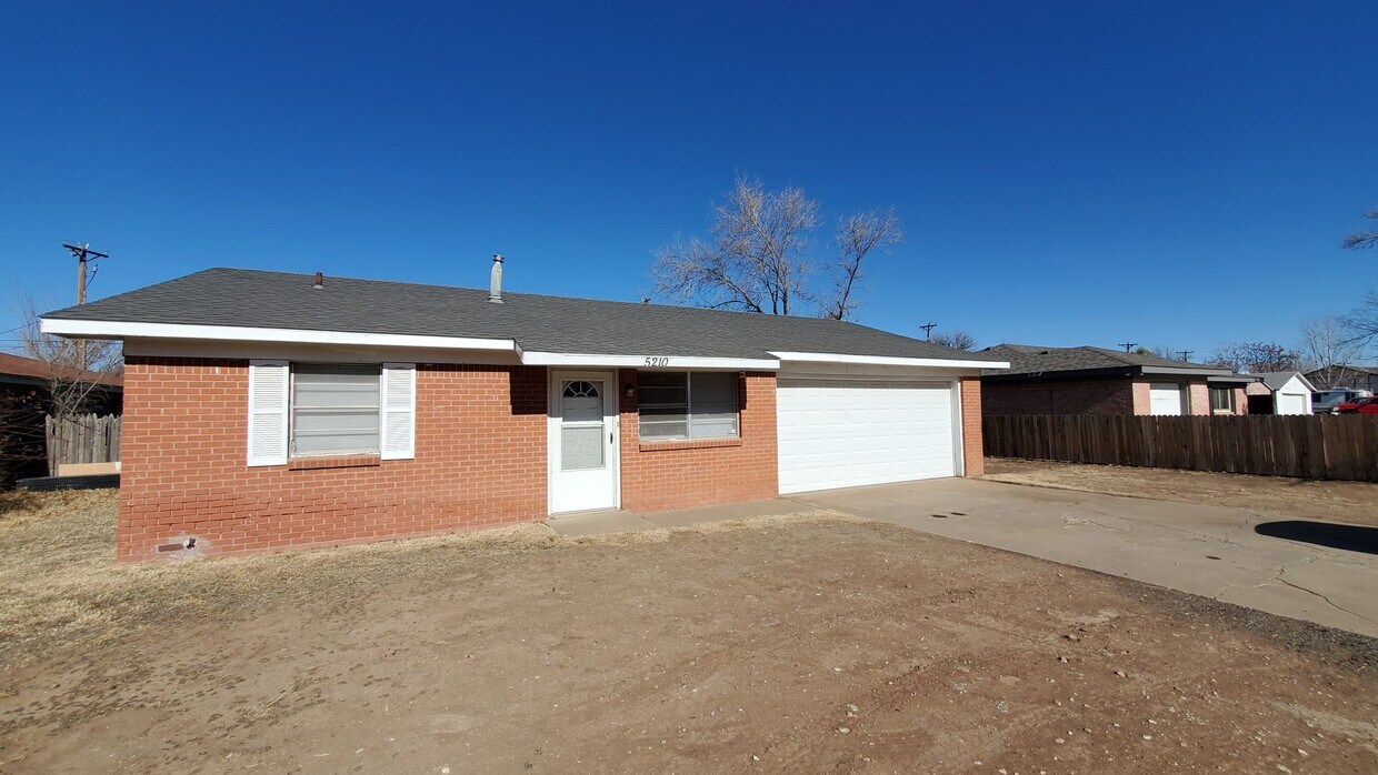 Foto principal - 5210 Hillside Rd