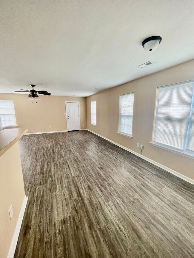 Building Photo - Welcome to this beautiful 4-bedroom, 2.5-b...