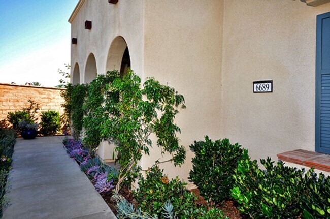 Building Photo - 3BD Home with Amazing Panoramic Ocean Views!