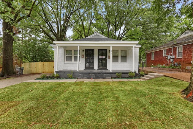 Photo - Sherwood Forest Living / 810 sqft / Monitored Alarm House