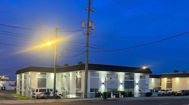 Building Photo - One Dot Apartments