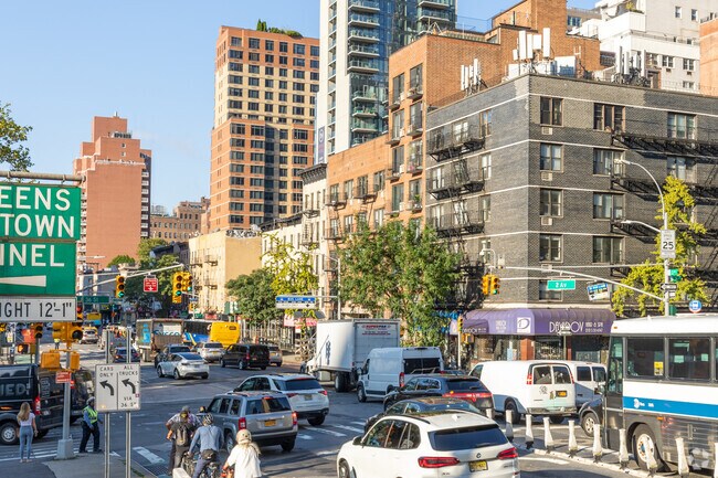 Foto del edificio - 649 2nd Ave