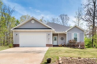 Building Photo - 25 Ruthwell Dr