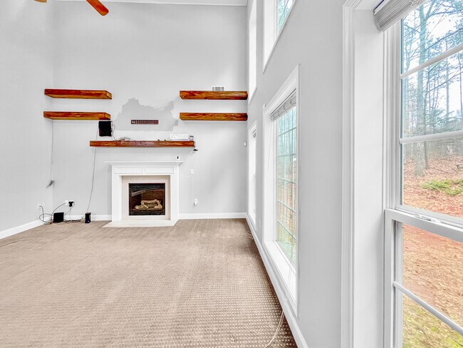Building Photo - 1047 Battersea Pl