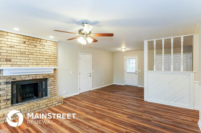 Foto del edificio - 242 Iris Dr